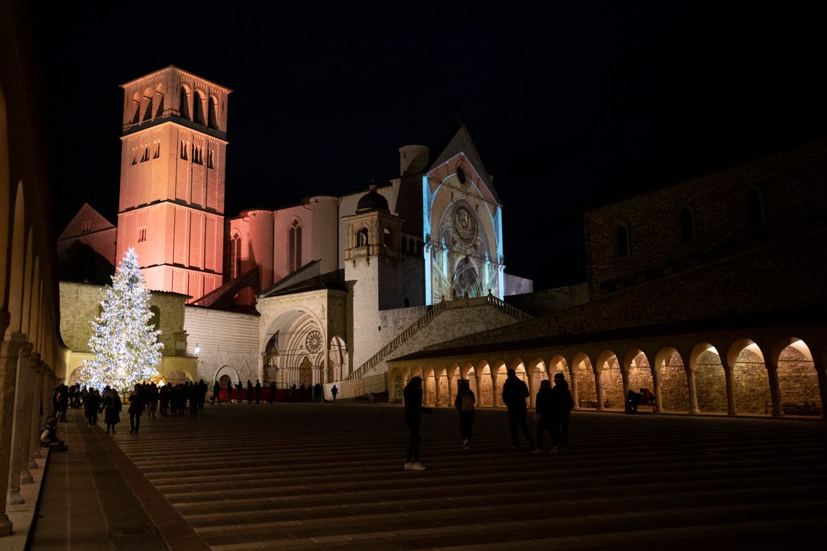 Mercatino di Natale di Assisi – Piazza Santa Chiara — Assisi